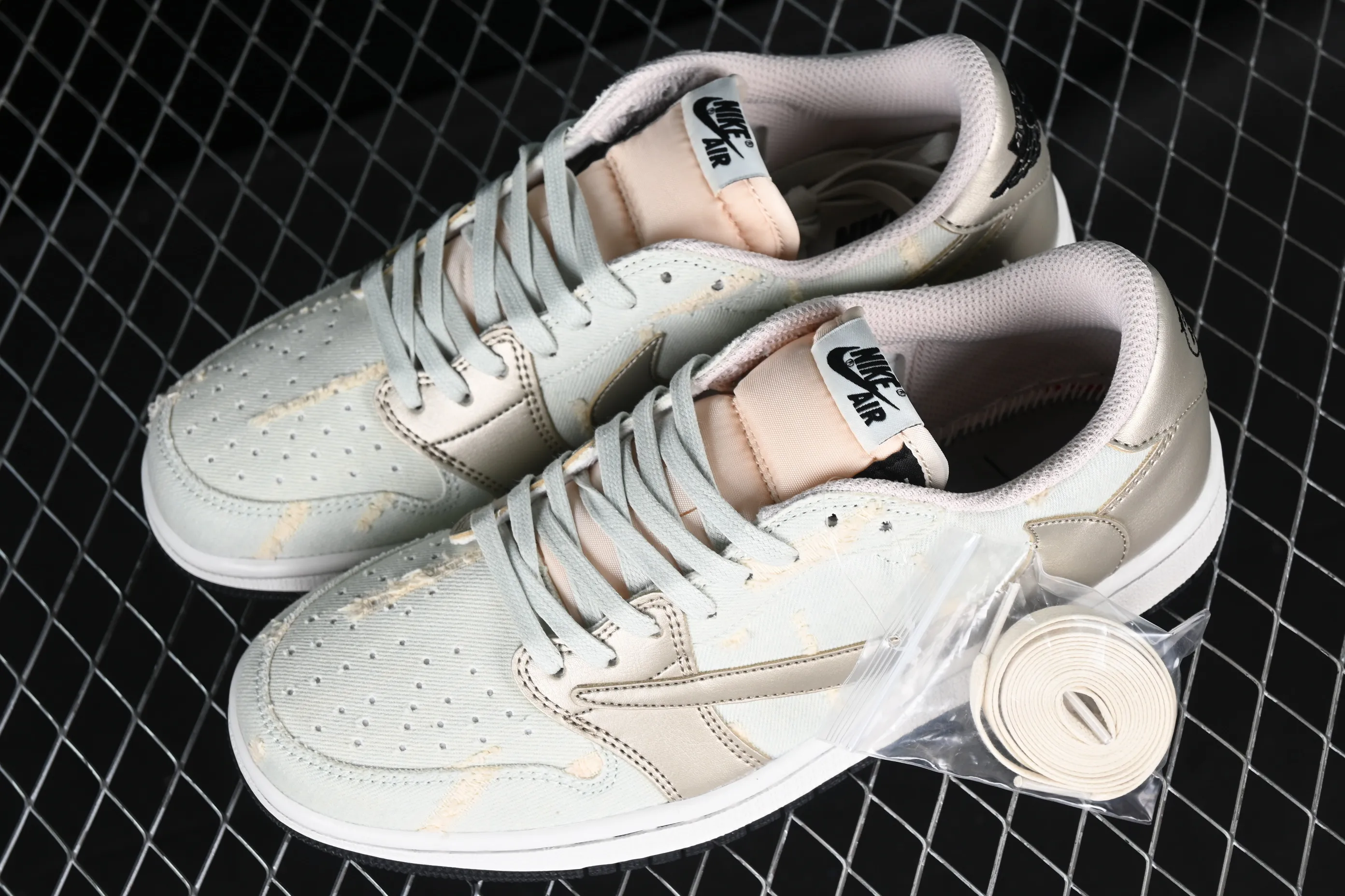 All categories Air Jordan Jordan series basketball shoes Air Jordan 1 Low Travis Scott x Air Jordan 1 Low OG AJ1 Joe 1 joint overhead hook DM7866-815